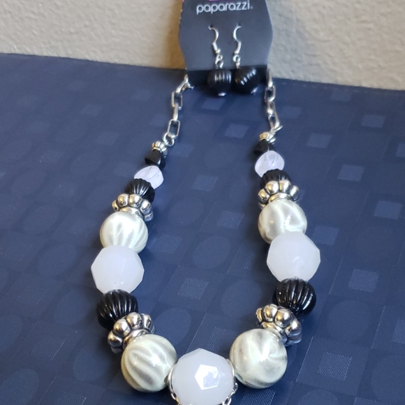 Jewelry - Picture 2 of 3